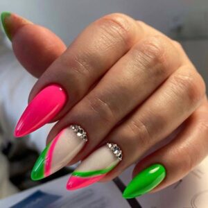 nail salon 28134 - Royal Nails